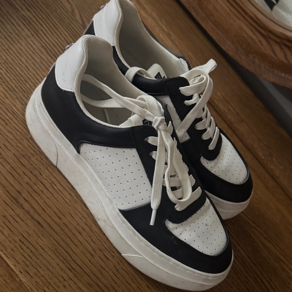 Steve Madden shoes - women’s 9